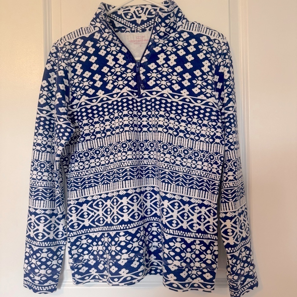 Vineyard Vines Women’s Blue and White Patterned Quarter Zip Small Pullover